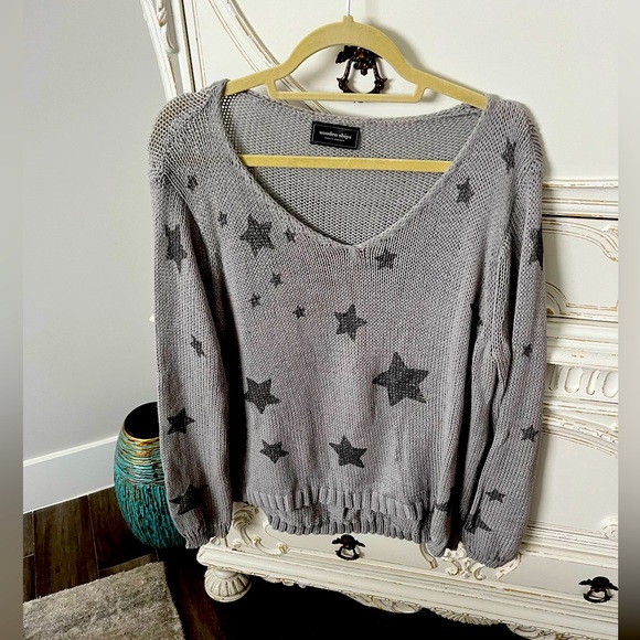 Ladies gray sweater with stars - Picture 1 of 1